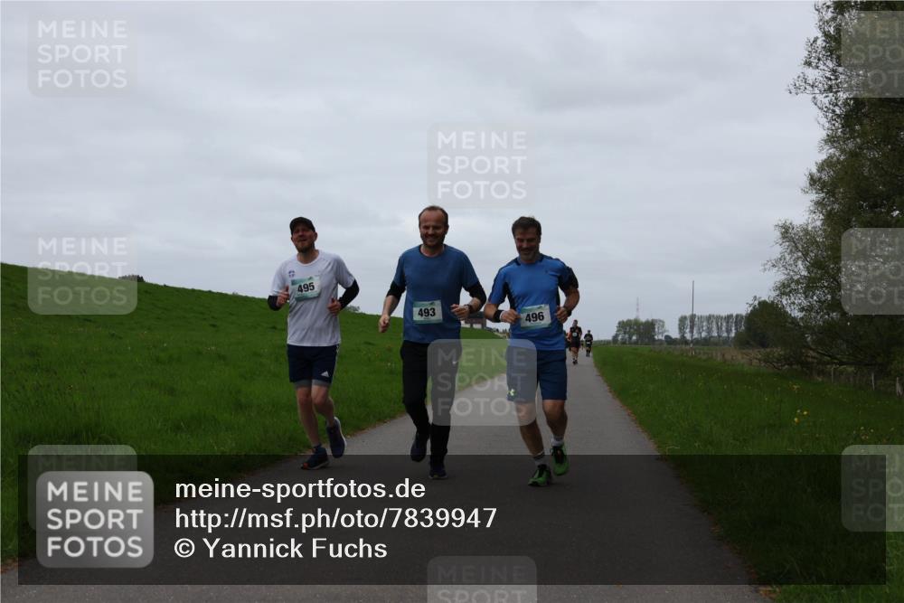 04.05.2025 - 8. Wedeler Halbmarathon Yannick Fuchs http://msf.ph/oto/7839947 04.05.2025 11:26:32 Laufen 495, 493, 496 meine-sportfotos.de