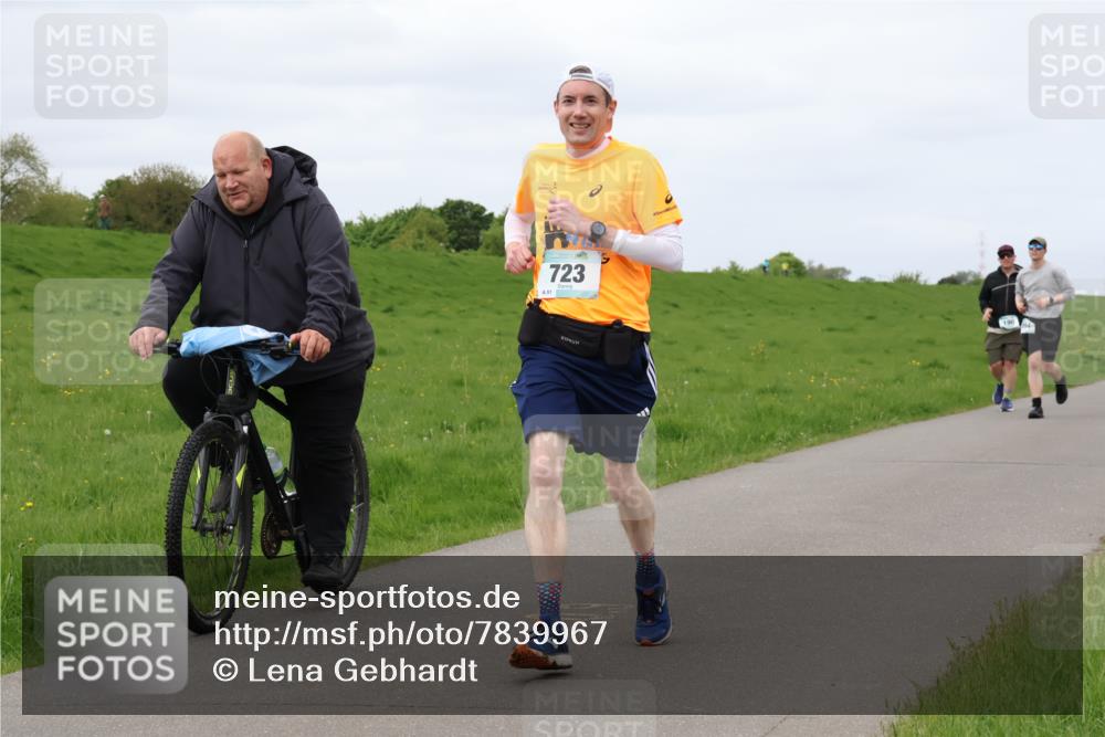 04.05.2025 - 8. Wedeler Halbmarathon Lena Gebhardt http://msf.ph/oto/7839967 04.05.2025 11:46:13 Laufen 723 meine-sportfotos.de