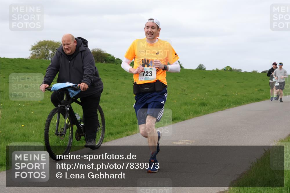 04.05.2025 - 8. Wedeler Halbmarathon Lena Gebhardt http://msf.ph/oto/7839973 04.05.2025 11:46:14 Laufen 51, 723 meine-sportfotos.de