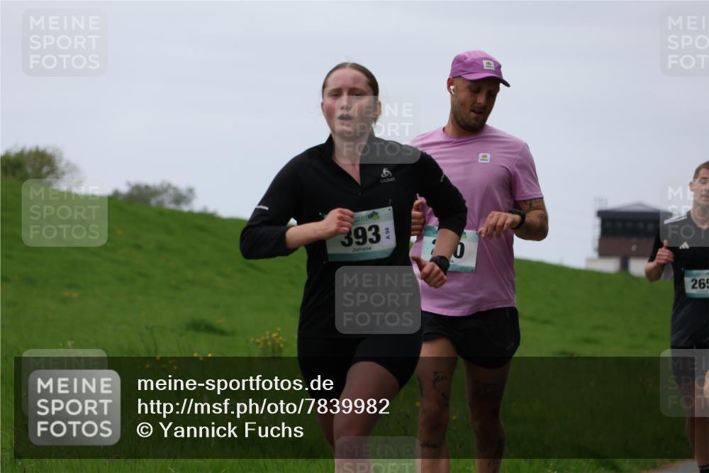 04.05.2025 - 8. Wedeler Halbmarathon Yannick Fuchs http://msf.ph/oto/7839982 04.05.2025 11:26:39 Laufen 393, 0, 265 meine-sportfotos.de