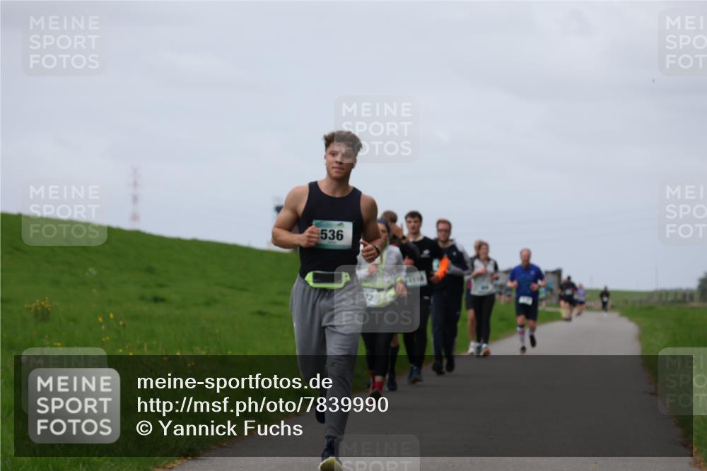 04.05.2025 - 8. Wedeler Halbmarathon Yannick Fuchs http://msf.ph/oto/7839990 04.05.2025 11:47:37 Laufen 536 meine-sportfotos.de
