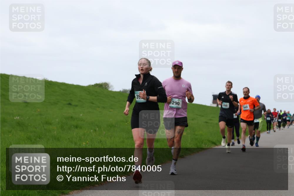 04.05.2025 - 8. Wedeler Halbmarathon Yannick Fuchs http://msf.ph/oto/7840005 04.05.2025 11:26:40 Laufen 35, 290, 265, 949 meine-sportfotos.de