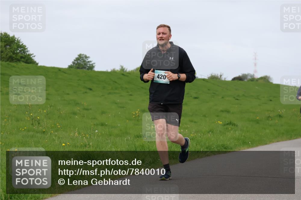 04.05.2025 - 8. Wedeler Halbmarathon Lena Gebhardt http://msf.ph/oto/7840010 04.05.2025 11:46:28 Laufen 420 meine-sportfotos.de