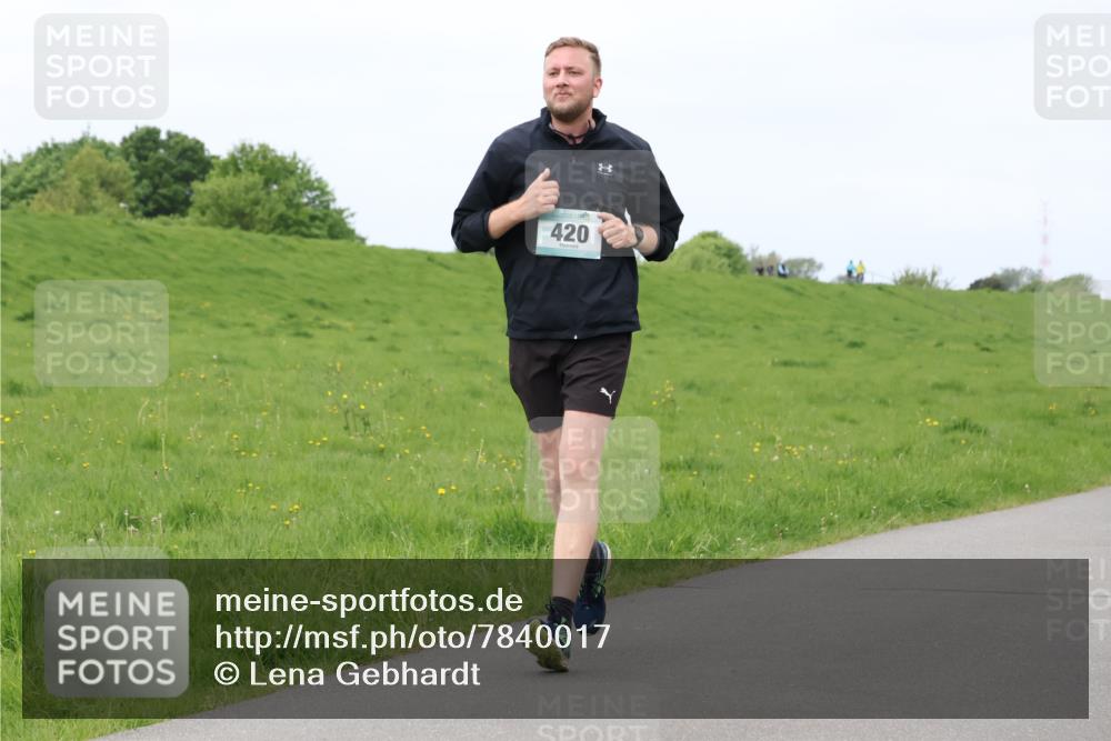 04.05.2025 - 8. Wedeler Halbmarathon Lena Gebhardt http://msf.ph/oto/7840017 04.05.2025 11:46:29 Laufen 420 meine-sportfotos.de