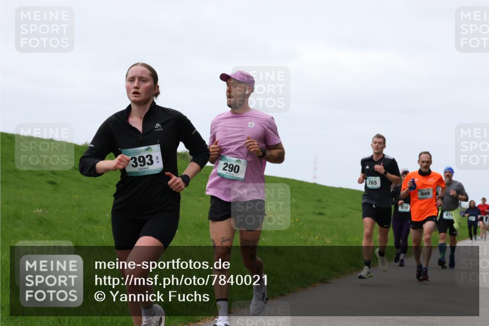 04.05.2025 - 8. Wedeler Halbmarathon Yannick Fuchs http://msf.ph/oto/7840021 04.05.2025 11:26:41 Laufen 393, 6, 290, 265, 870, 949, 87 meine-sportfotos.de