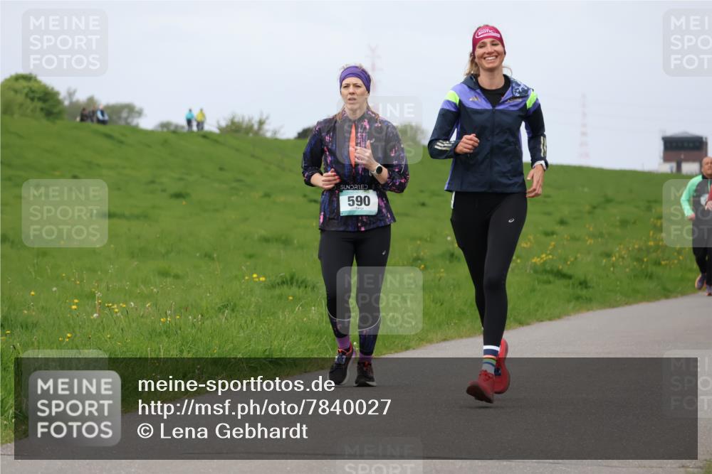 04.05.2025 - 8. Wedeler Halbmarathon Lena Gebhardt http://msf.ph/oto/7840027 04.05.2025 11:46:31 Laufen 590 meine-sportfotos.de