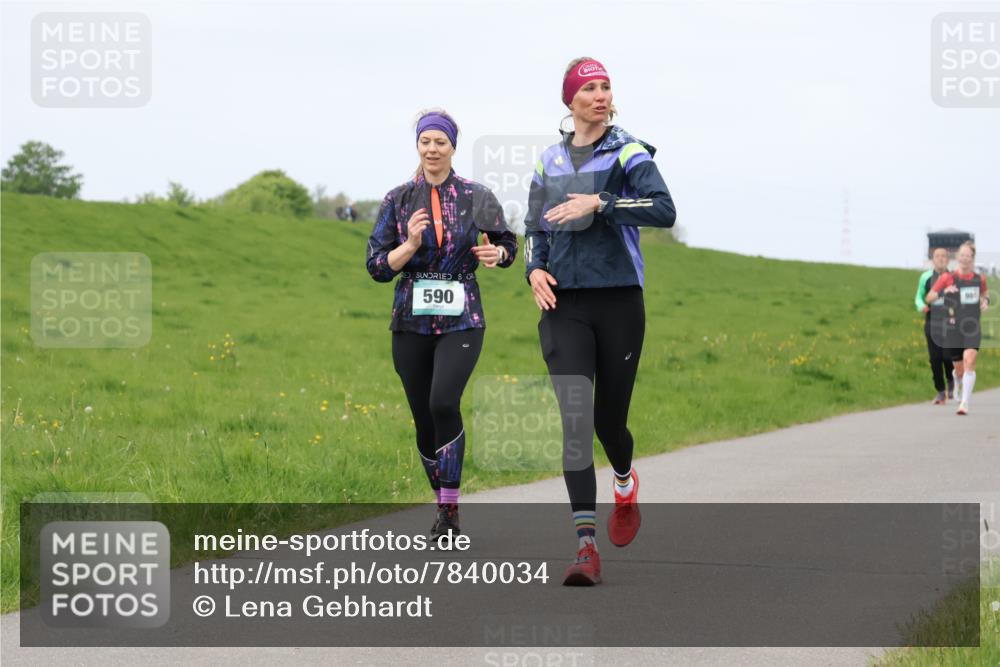 04.05.2025 - 8. Wedeler Halbmarathon Lena Gebhardt http://msf.ph/oto/7840034 04.05.2025 11:46:33 Laufen 590, 005 meine-sportfotos.de