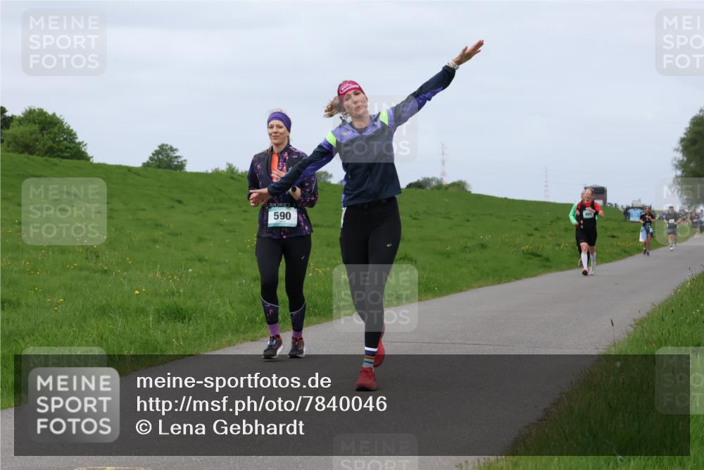 04.05.2025 - 8. Wedeler Halbmarathon Lena Gebhardt http://msf.ph/oto/7840046 04.05.2025 11:46:34 Laufen 590 meine-sportfotos.de