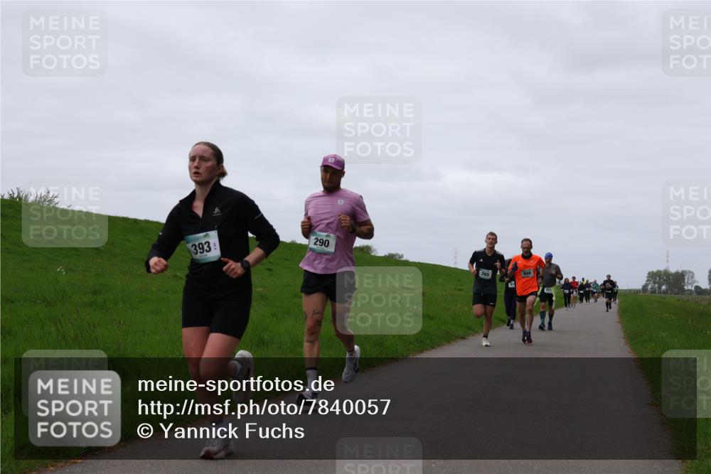 04.05.2025 - 8. Wedeler Halbmarathon Yannick Fuchs http://msf.ph/oto/7840057 04.05.2025 11:26:41 Laufen 393, 290, 265, 7, 949 meine-sportfotos.de