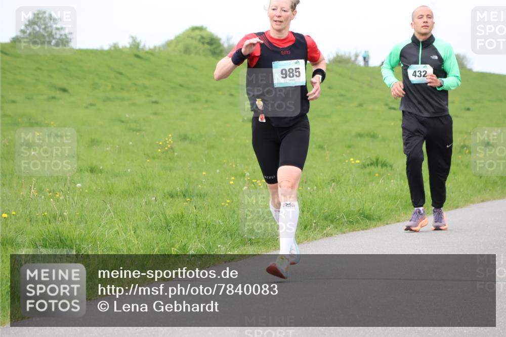 04.05.2025 - 8. Wedeler Halbmarathon Lena Gebhardt http://msf.ph/oto/7840083 04.05.2025 11:46:43 Laufen 985, 432 meine-sportfotos.de