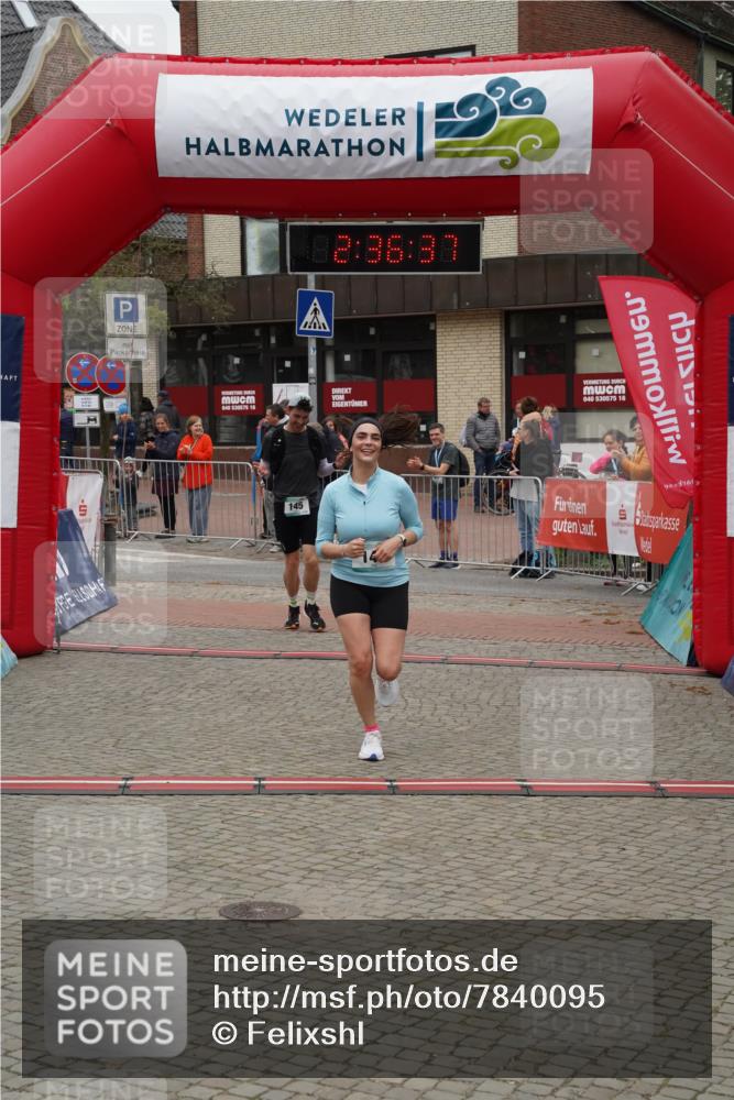 04.05.2025 - 8. Wedeler Halbmarathon Felixshl http://msf.ph/oto/7840095 04.05.2025 12:36:35 Ziel 144, 145 meine-sportfotos.de
