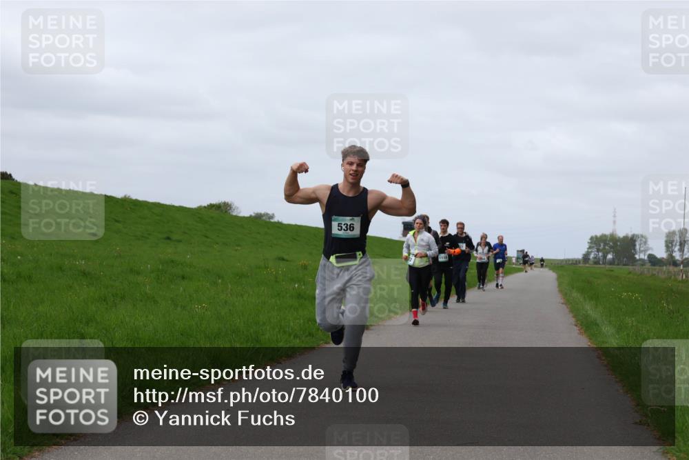 04.05.2025 - 8. Wedeler Halbmarathon Yannick Fuchs http://msf.ph/oto/7840100 04.05.2025 11:47:39 Laufen 536 meine-sportfotos.de