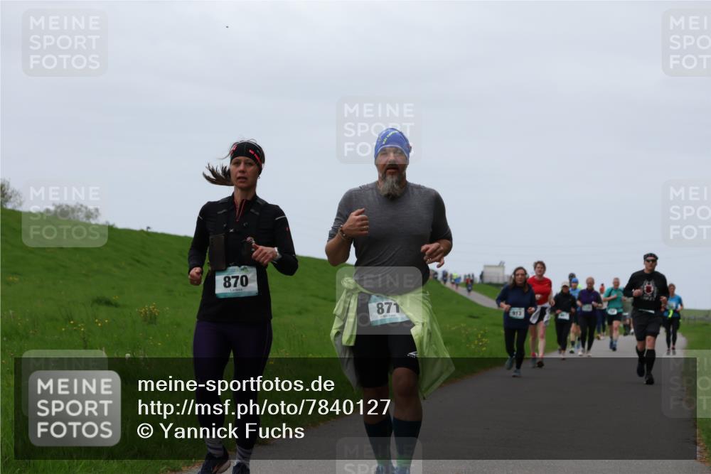 04.05.2025 - 8. Wedeler Halbmarathon Yannick Fuchs http://msf.ph/oto/7840127 04.05.2025 11:26:45 Laufen 870, 871 meine-sportfotos.de