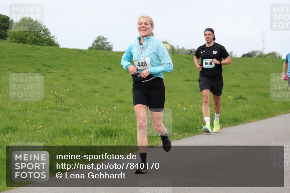 04.05.2025 - 8. Wedeler Halbmarathon Lena Gebhardt http://msf.ph/oto/7840170 04.05.2025 11:47:13 Laufen 440, 606 meine-sportfotos.de