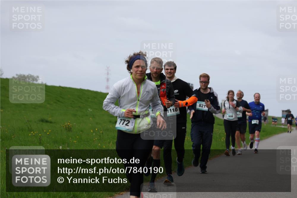 04.05.2025 - 8. Wedeler Halbmarathon Yannick Fuchs http://msf.ph/oto/7840190 04.05.2025 11:47:42 Laufen 772, 1110, 821, 61, 908, 518 meine-sportfotos.de