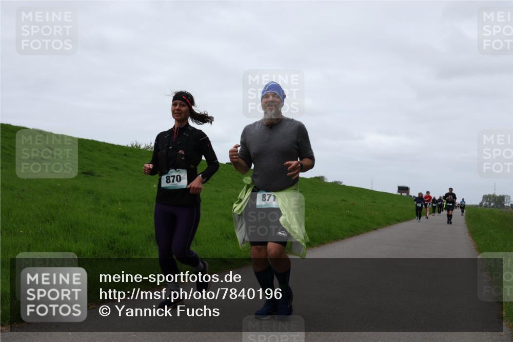 04.05.2025 - 8. Wedeler Halbmarathon Yannick Fuchs http://msf.ph/oto/7840196 04.05.2025 11:26:49 Laufen 870, 871 meine-sportfotos.de