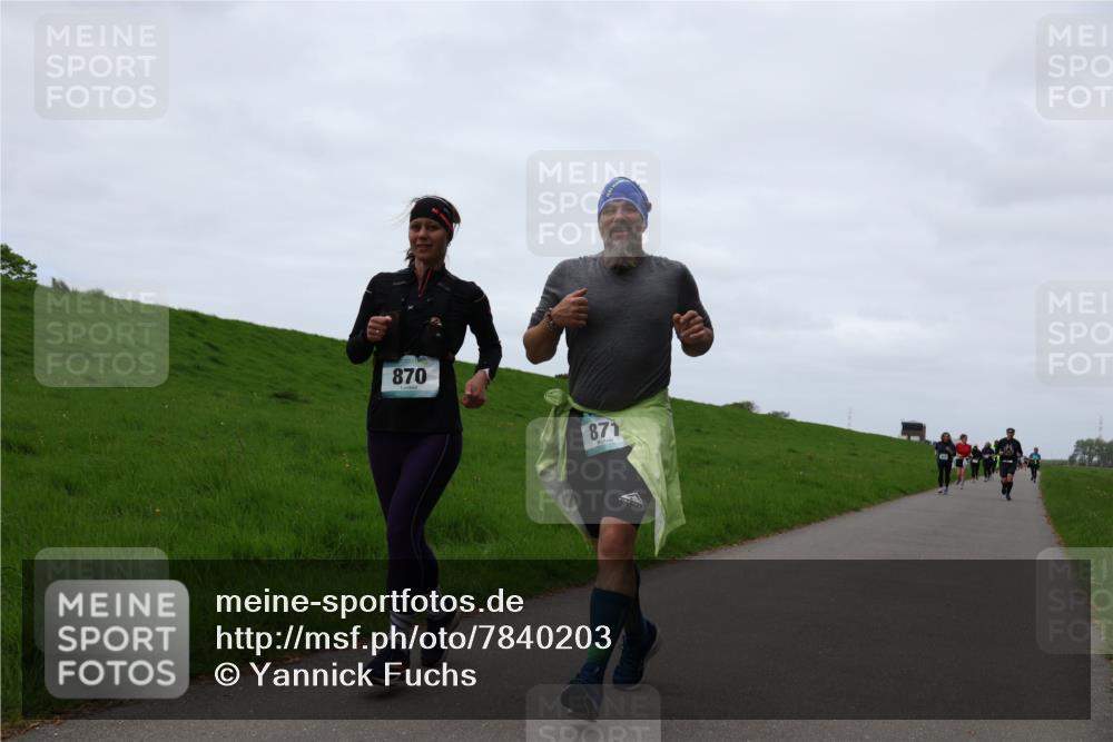 04.05.2025 - 8. Wedeler Halbmarathon Yannick Fuchs http://msf.ph/oto/7840203 04.05.2025 11:26:49 Laufen 870, 871 meine-sportfotos.de