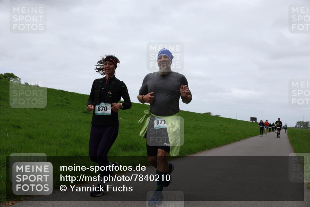 04.05.2025 - 8. Wedeler Halbmarathon Yannick Fuchs http://msf.ph/oto/7840210 04.05.2025 11:26:49 Laufen 870, 871 meine-sportfotos.de