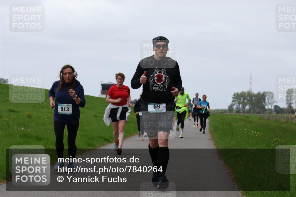 04.05.2025 - 8. Wedeler Halbmarathon Yannick Fuchs http://msf.ph/oto/7840264 04.05.2025 11:26:55 Laufen 69, 913 meine-sportfotos.de