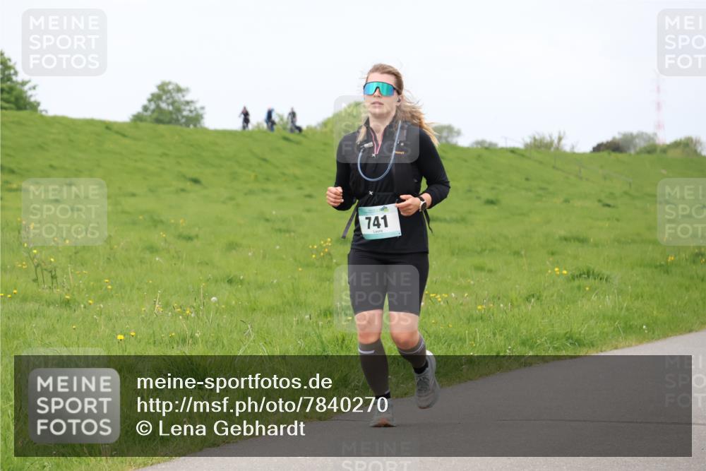 04.05.2025 - 8. Wedeler Halbmarathon Lena Gebhardt http://msf.ph/oto/7840270 04.05.2025 11:47:37 Laufen 741 meine-sportfotos.de