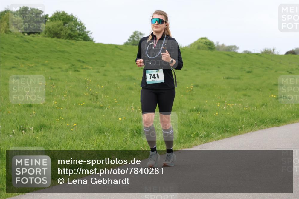 04.05.2025 - 8. Wedeler Halbmarathon Lena Gebhardt http://msf.ph/oto/7840281 04.05.2025 11:47:38 Laufen 741 meine-sportfotos.de