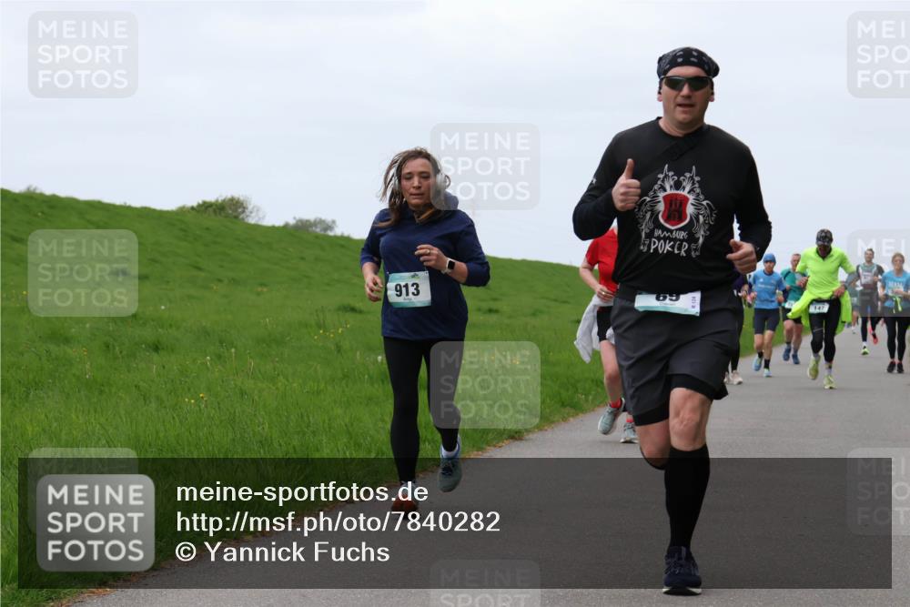 04.05.2025 - 8. Wedeler Halbmarathon Yannick Fuchs http://msf.ph/oto/7840282 04.05.2025 11:26:56 Laufen 913, 69, 147, 10 meine-sportfotos.de