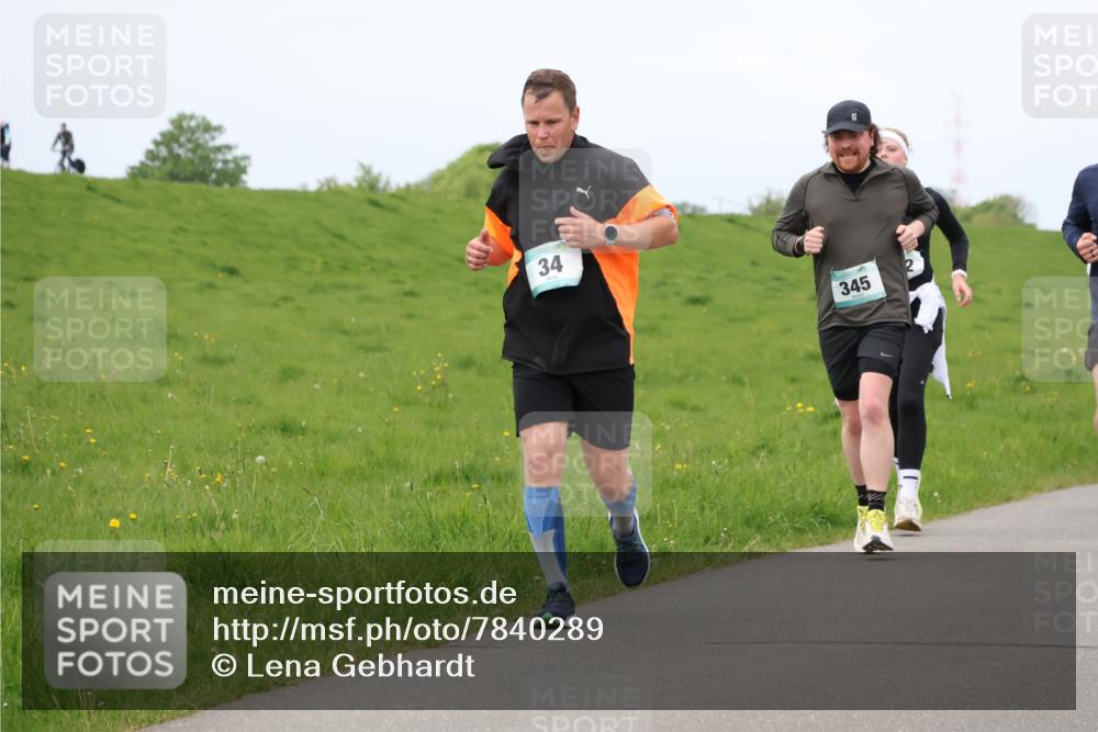 04.05.2025 - 8. Wedeler Halbmarathon Lena Gebhardt http://msf.ph/oto/7840289 04.05.2025 11:47:47 Laufen 34, 345 meine-sportfotos.de