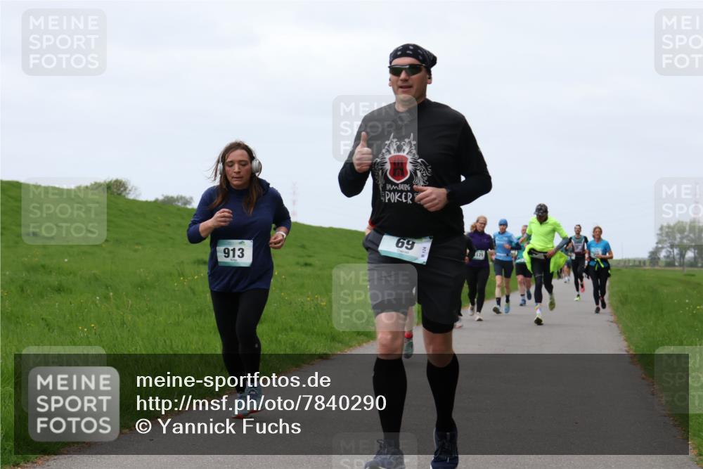 04.05.2025 - 8. Wedeler Halbmarathon Yannick Fuchs http://msf.ph/oto/7840290 04.05.2025 11:26:56 Laufen 913, 69 meine-sportfotos.de