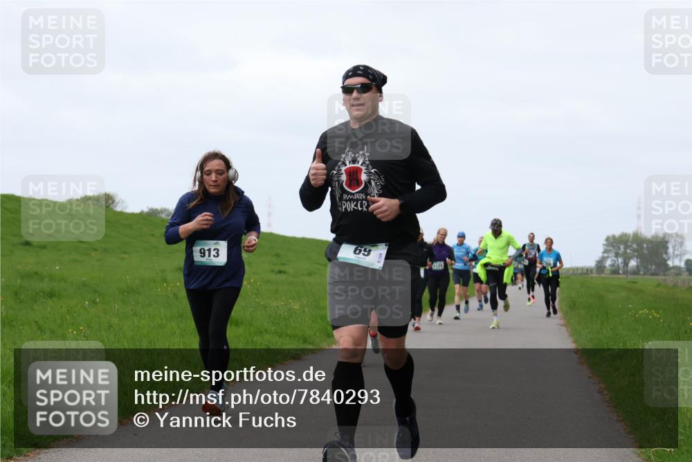 04.05.2025 - 8. Wedeler Halbmarathon Yannick Fuchs http://msf.ph/oto/7840293 04.05.2025 11:26:56 Laufen 913, 69, 1171 meine-sportfotos.de