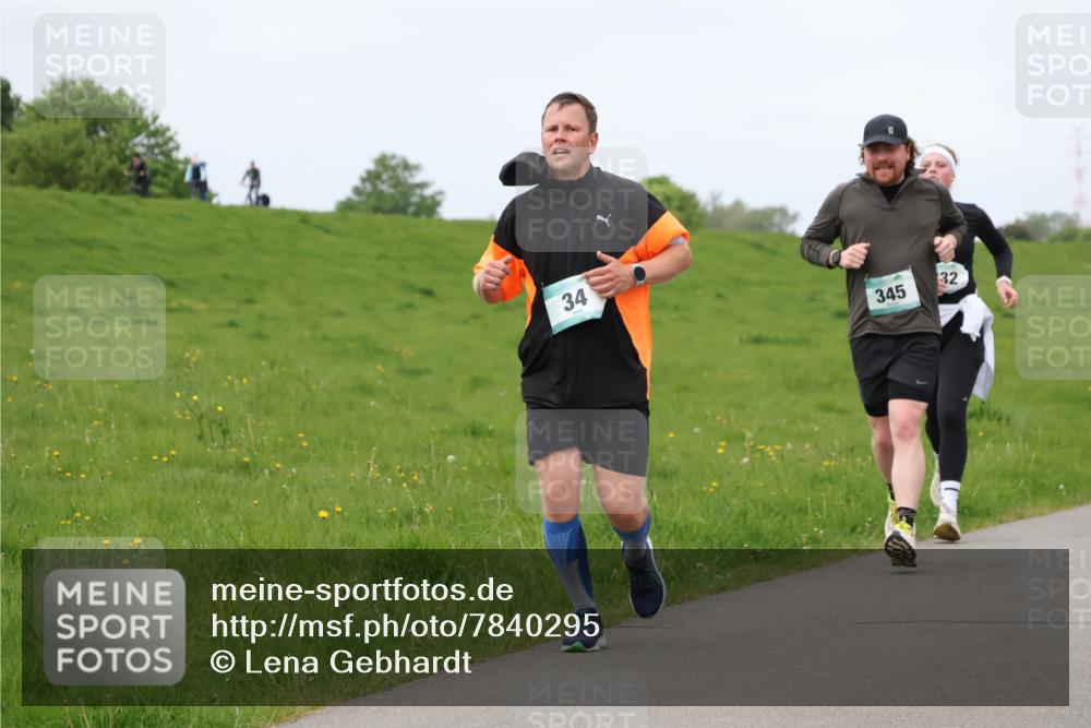 04.05.2025 - 8. Wedeler Halbmarathon Lena Gebhardt http://msf.ph/oto/7840295 04.05.2025 11:47:47 Laufen 34, 345, 32 meine-sportfotos.de