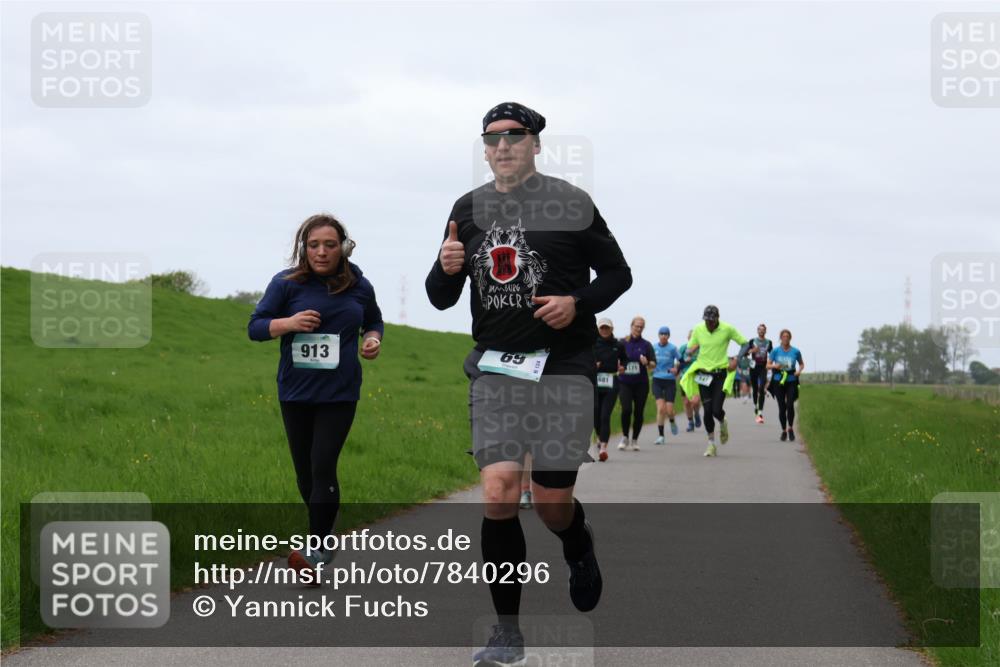 04.05.2025 - 8. Wedeler Halbmarathon Yannick Fuchs http://msf.ph/oto/7840296 04.05.2025 11:26:56 Laufen 913, 69, 681 meine-sportfotos.de