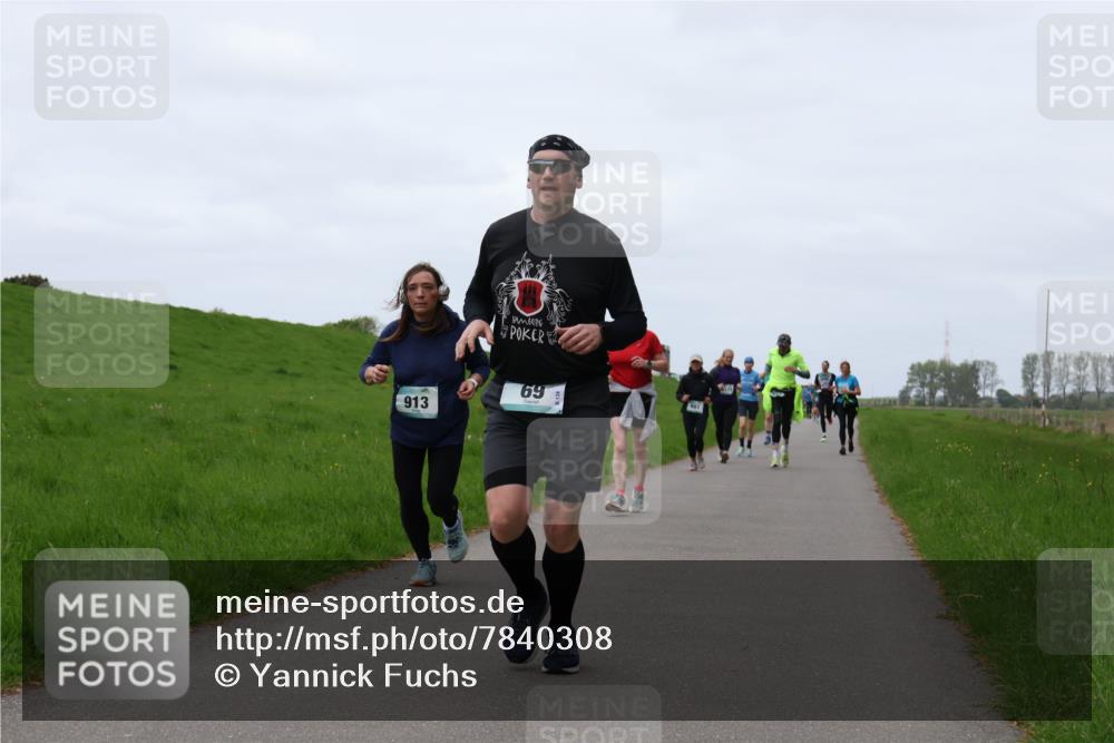04.05.2025 - 8. Wedeler Halbmarathon Yannick Fuchs http://msf.ph/oto/7840308 04.05.2025 11:26:57 Laufen 913, 69 meine-sportfotos.de