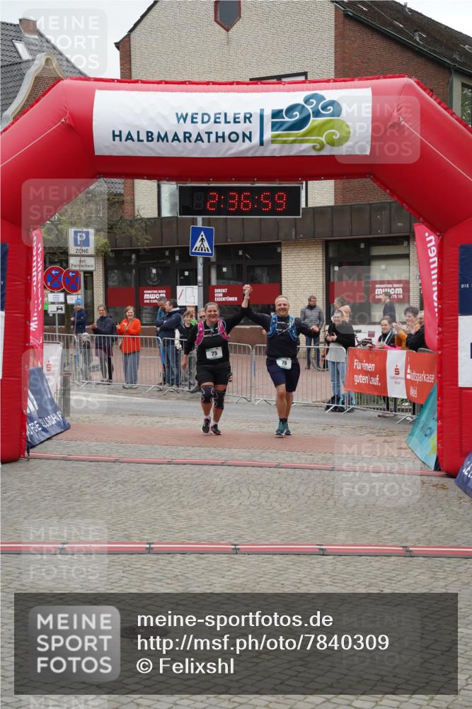 04.05.2025 - 8. Wedeler Halbmarathon Felixshl http://msf.ph/oto/7840309 04.05.2025 12:36:57 Ziel 75, 76 meine-sportfotos.de