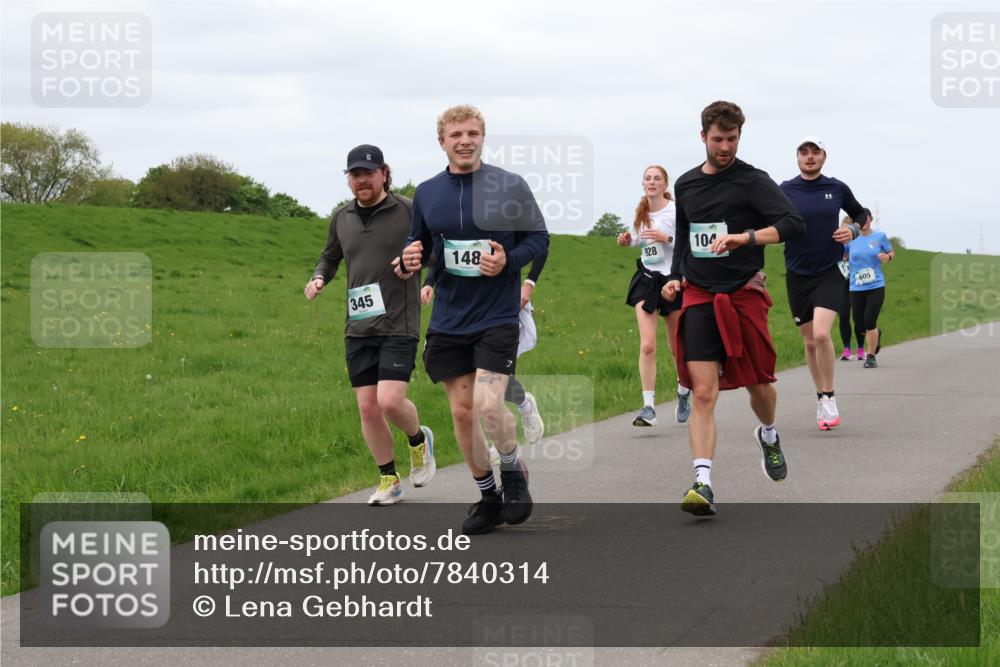 04.05.2025 - 8. Wedeler Halbmarathon Lena Gebhardt http://msf.ph/oto/7840314 04.05.2025 11:47:51 Laufen 148, 104, 928, 345, 605 meine-sportfotos.de