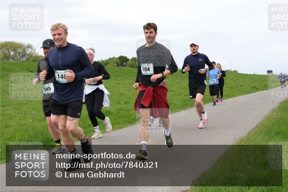 04.05.2025 - 8. Wedeler Halbmarathon Lena Gebhardt http://msf.ph/oto/7840321 04.05.2025 11:47:52 Laufen 345, 148, 104, 7, 605 meine-sportfotos.de
