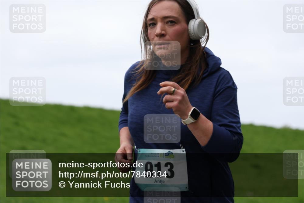 04.05.2025 - 8. Wedeler Halbmarathon Yannick Fuchs http://msf.ph/oto/7840334 04.05.2025 11:26:59 Laufen 81, 913 meine-sportfotos.de