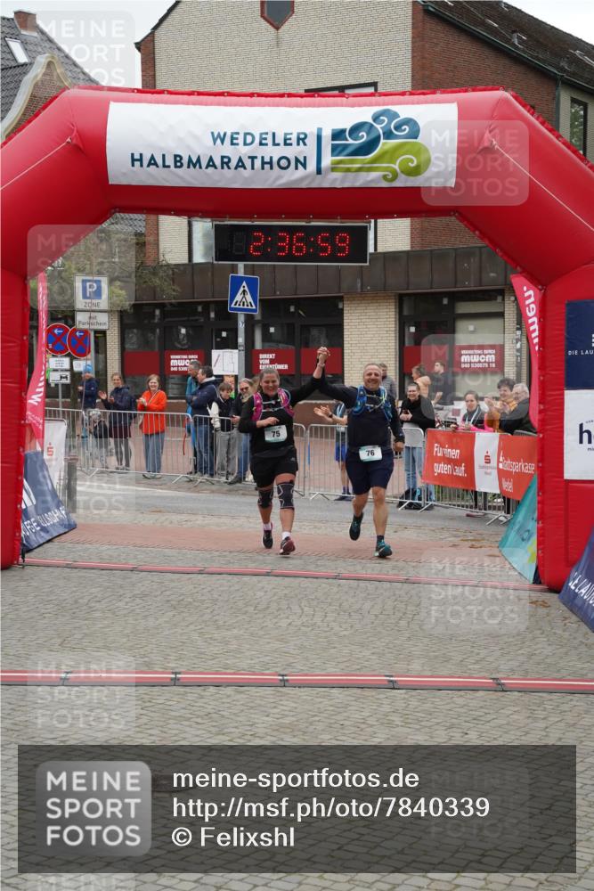 04.05.2025 - 8. Wedeler Halbmarathon Felixshl http://msf.ph/oto/7840339 04.05.2025 12:36:57 Ziel 75, 76 meine-sportfotos.de