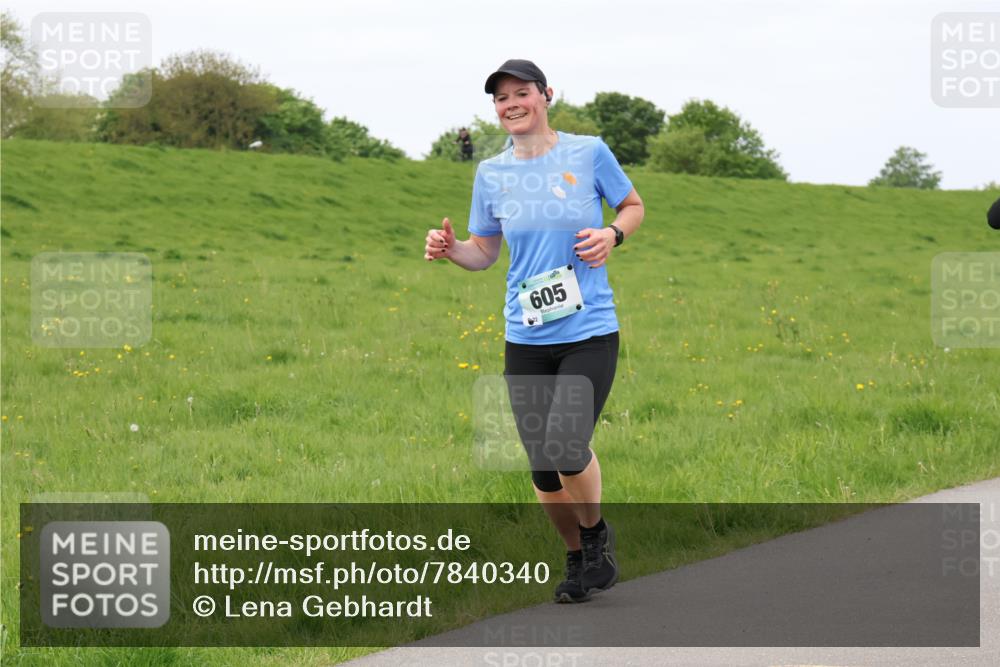 04.05.2025 - 8. Wedeler Halbmarathon Lena Gebhardt http://msf.ph/oto/7840340 04.05.2025 11:47:55 Laufen 605 meine-sportfotos.de
