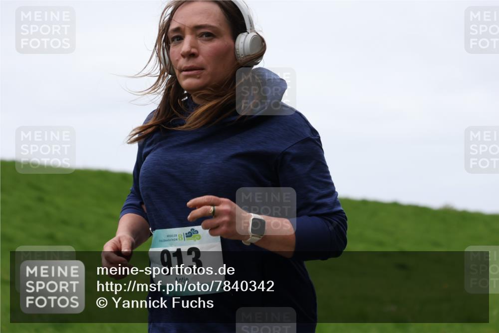 04.05.2025 - 8. Wedeler Halbmarathon Yannick Fuchs http://msf.ph/oto/7840342 04.05.2025 11:26:59 Laufen 8, 913 meine-sportfotos.de