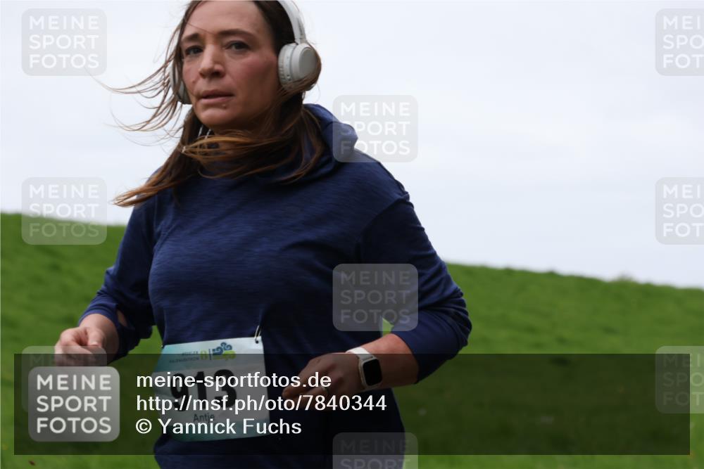 04.05.2025 - 8. Wedeler Halbmarathon Yannick Fuchs http://msf.ph/oto/7840344 04.05.2025 11:26:59 Laufen 913 meine-sportfotos.de