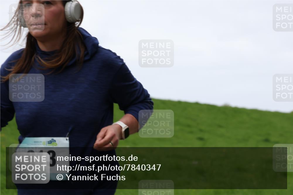 04.05.2025 - 8. Wedeler Halbmarathon Yannick Fuchs http://msf.ph/oto/7840347 04.05.2025 11:26:59 Laufen 913 meine-sportfotos.de