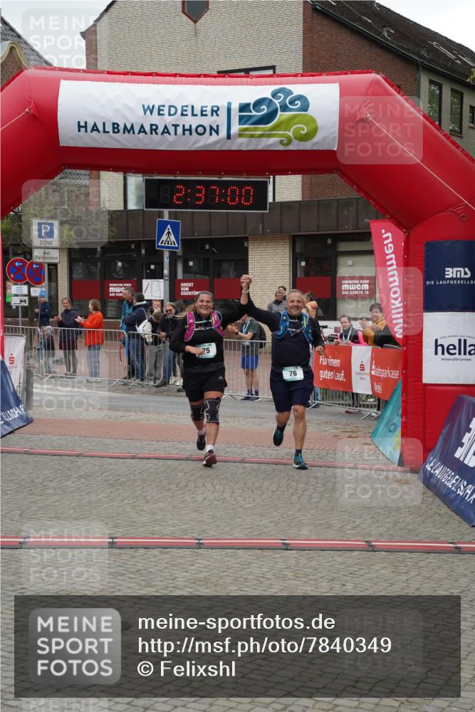04.05.2025 - 8. Wedeler Halbmarathon Felixshl http://msf.ph/oto/7840349 04.05.2025 12:36:58 Ziel 75, 76 meine-sportfotos.de