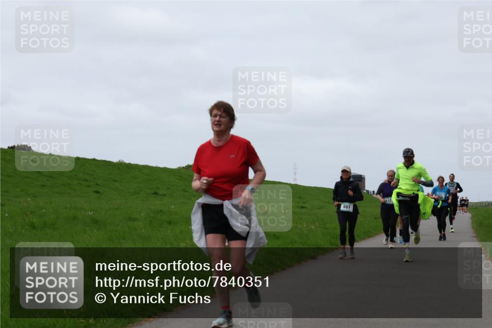 04.05.2025 - 8. Wedeler Halbmarathon Yannick Fuchs http://msf.ph/oto/7840351 04.05.2025 11:27:00 Laufen 681 meine-sportfotos.de