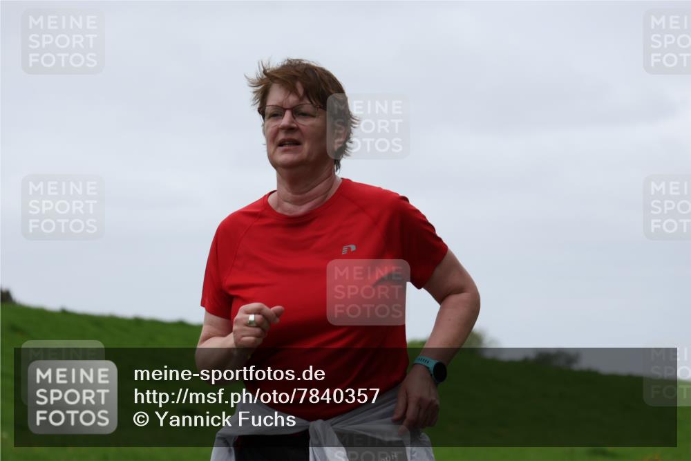 04.05.2025 - 8. Wedeler Halbmarathon Yannick Fuchs http://msf.ph/oto/7840357 04.05.2025 11:27:00 Laufen  meine-sportfotos.de