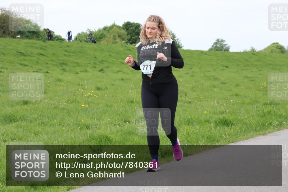 04.05.2025 - 8. Wedeler Halbmarathon Lena Gebhardt http://msf.ph/oto/7840361 04.05.2025 11:47:58 Laufen 771 meine-sportfotos.de