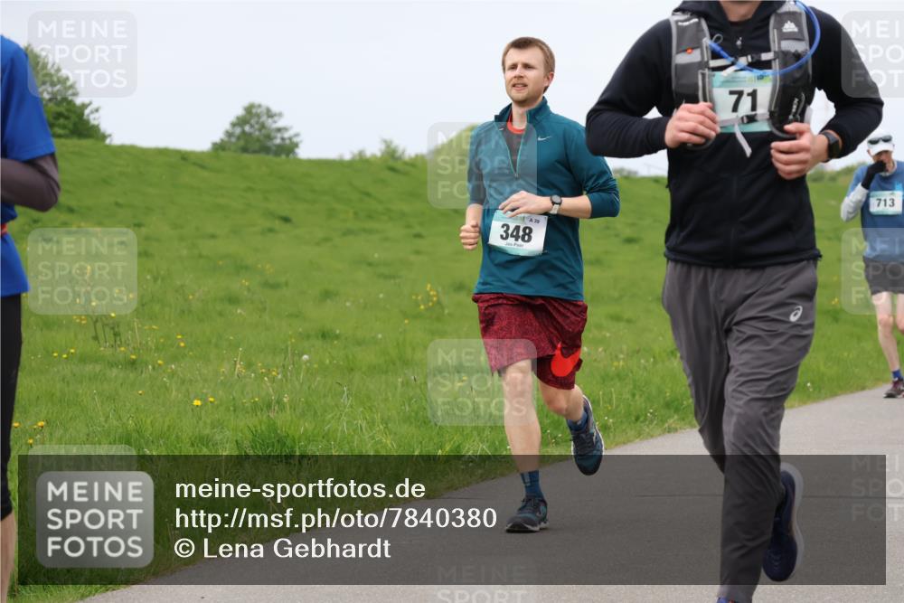 04.05.2025 - 8. Wedeler Halbmarathon Lena Gebhardt http://msf.ph/oto/7840380 04.05.2025 11:48:11 Laufen 39, 348, 71, 713 meine-sportfotos.de