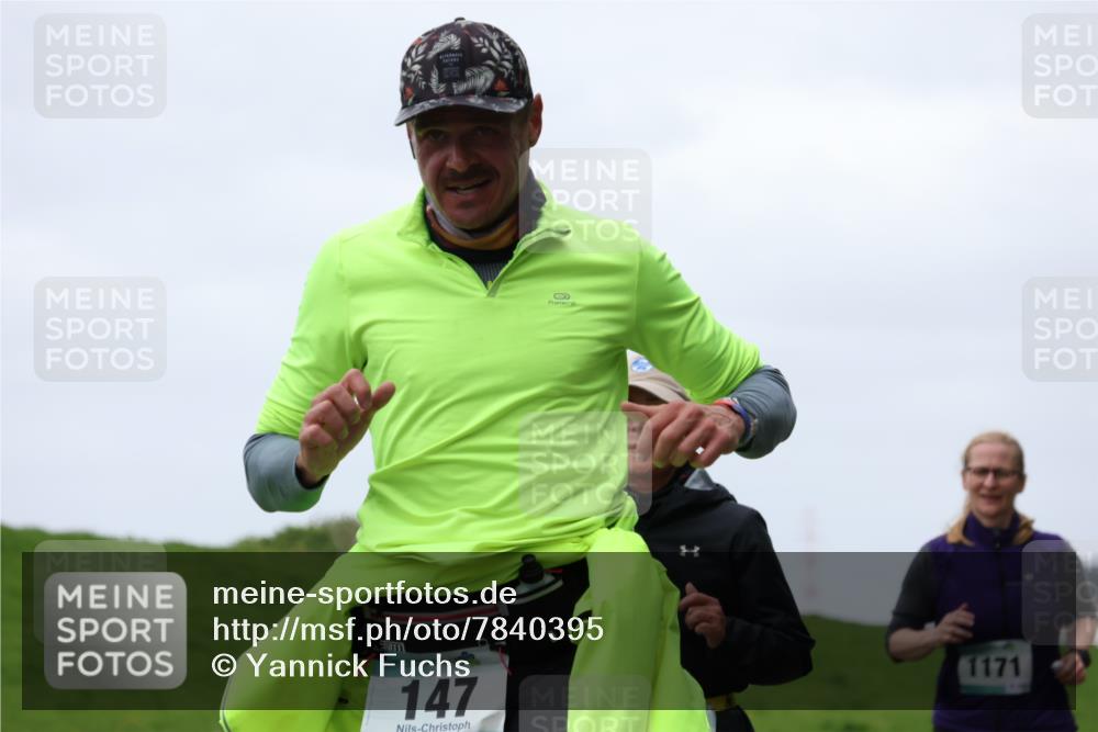 04.05.2025 - 8. Wedeler Halbmarathon Yannick Fuchs http://msf.ph/oto/7840395 04.05.2025 11:27:03 Laufen 147, 1171 meine-sportfotos.de