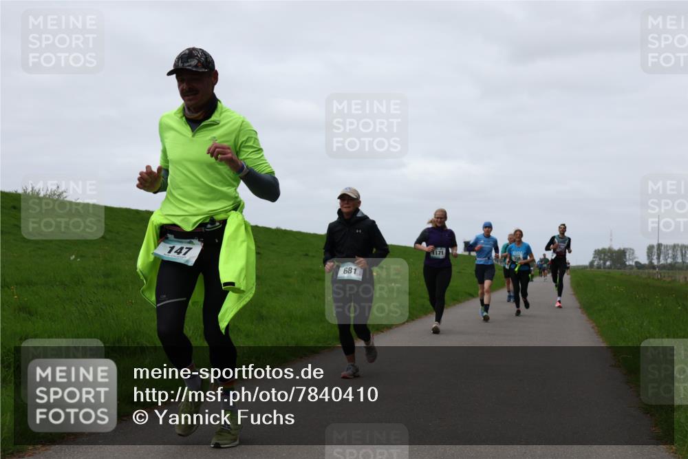 04.05.2025 - 8. Wedeler Halbmarathon Yannick Fuchs http://msf.ph/oto/7840410 04.05.2025 11:27:04 Laufen 147, 681, 171 meine-sportfotos.de