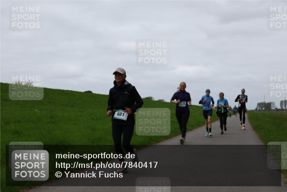 04.05.2025 - 8. Wedeler Halbmarathon Yannick Fuchs http://msf.ph/oto/7840417 04.05.2025 11:27:04 Laufen 681, 1171 meine-sportfotos.de