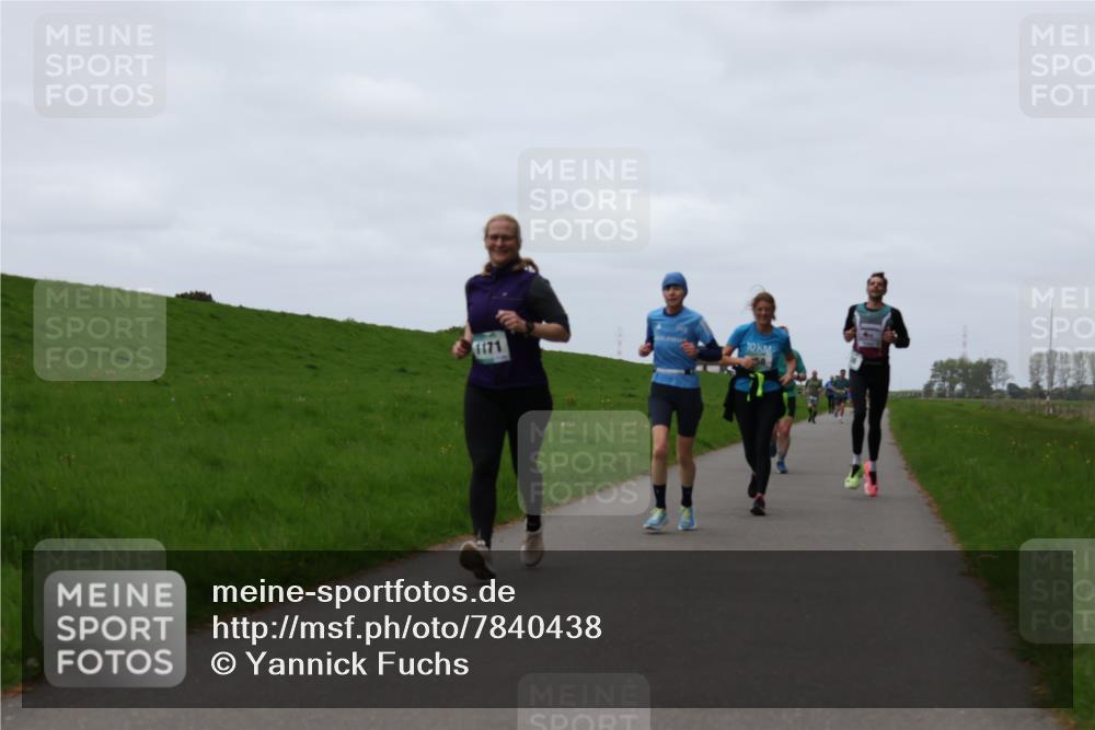 04.05.2025 - 8. Wedeler Halbmarathon Yannick Fuchs http://msf.ph/oto/7840438 04.05.2025 11:27:05 Laufen 1171, 10 meine-sportfotos.de